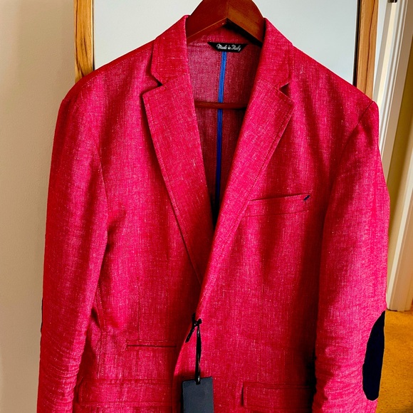 Just bought this great suit jacket this summer in Italy, worn once, slim size 42